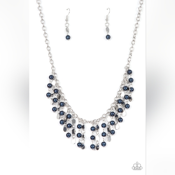 Wall Street Stylist Necklace - Picture 3 of 4